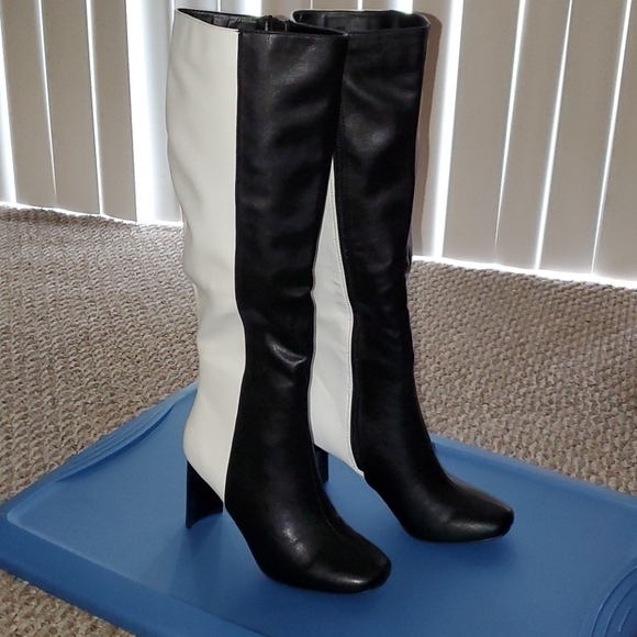 NIB BAMBOO 5.5 Blk & Wht Knee-High Boots - Picture 2 of 7